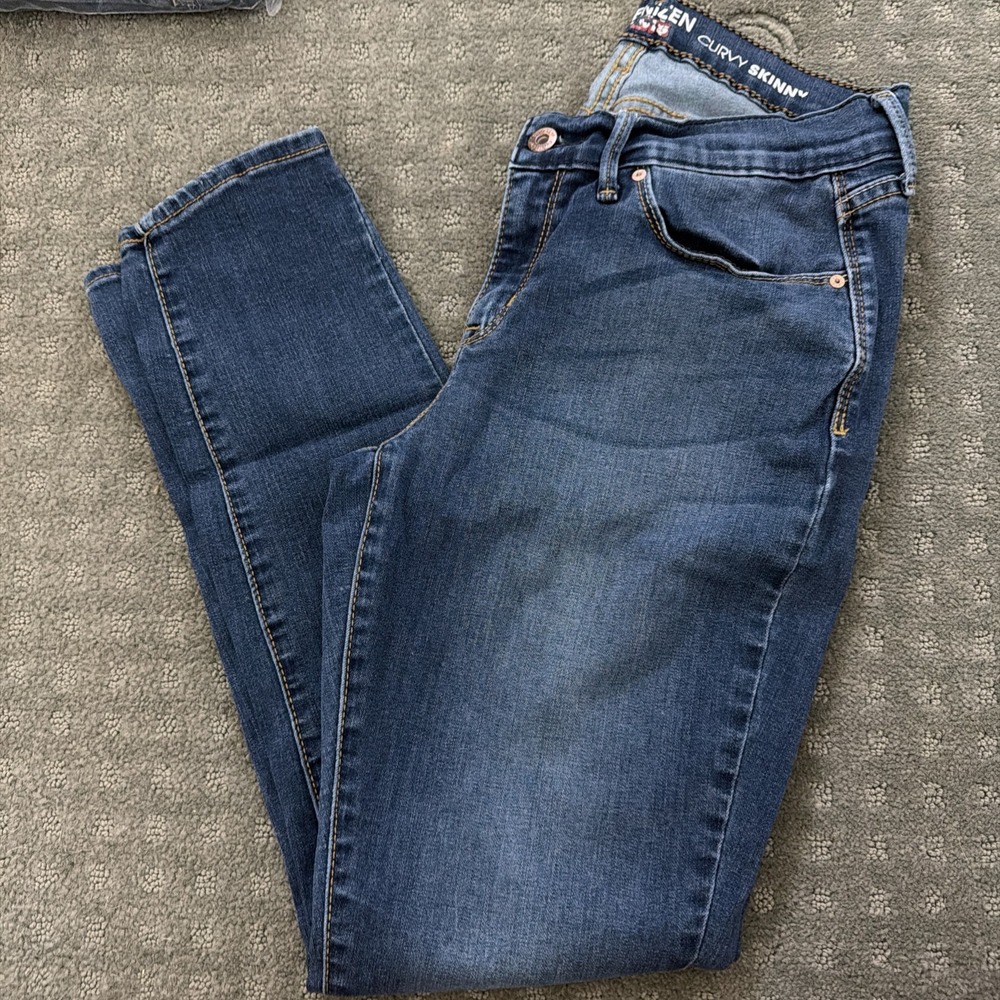 DENIZEN from Levi's Women's Mid-Rise Curvy  Skinny Jeans Blue  8M L29